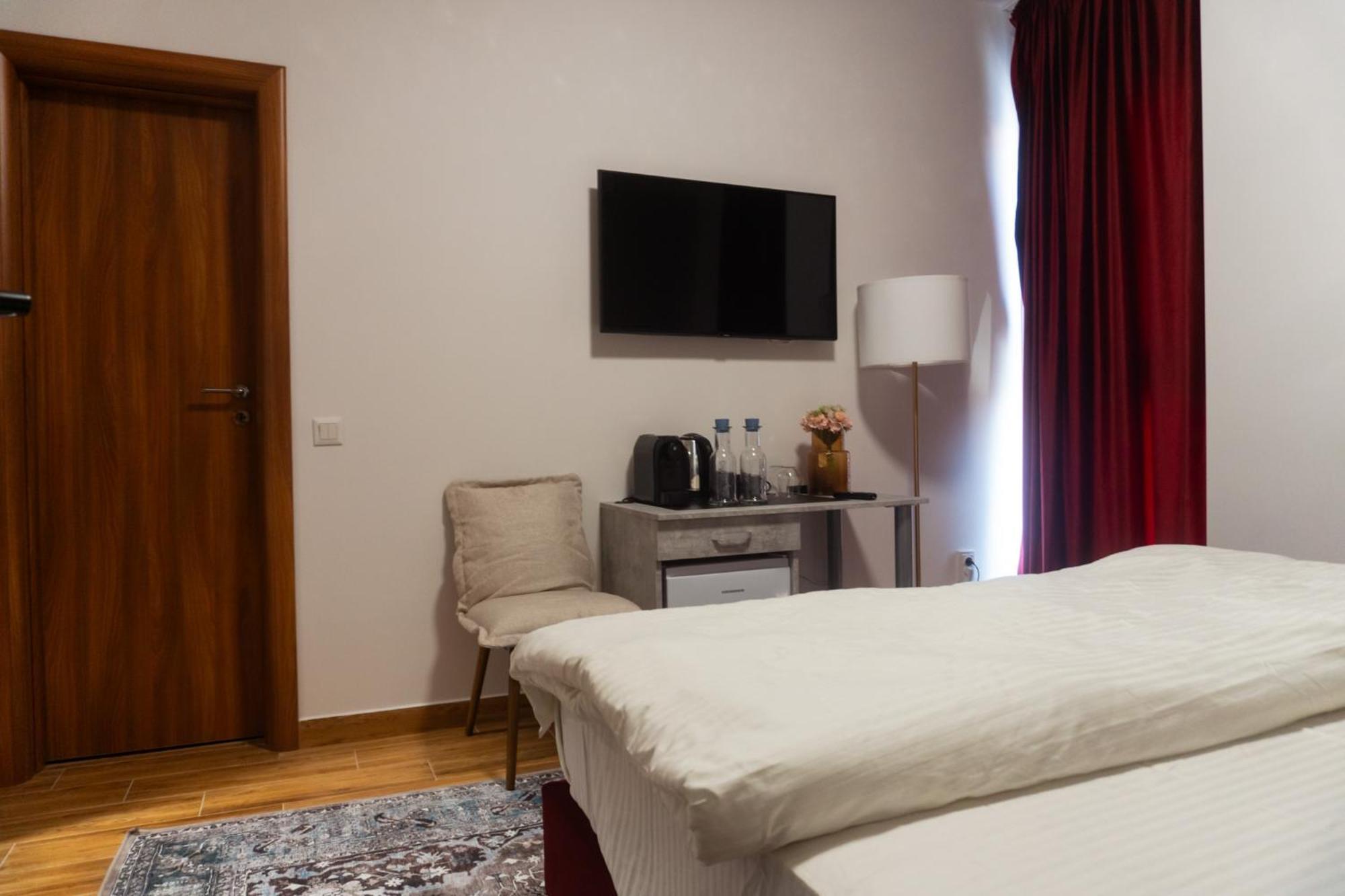 Hotel Fantazia Oradea Exterior photo